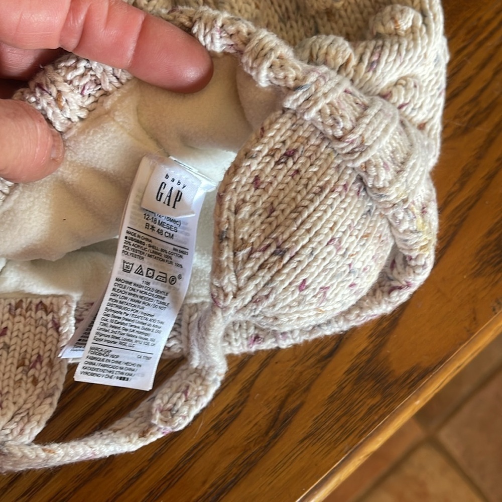 Baby Gap Cozy Cream Knit Pom-Pom Kids Hat 12-18 Mo - Picture 2 of 4